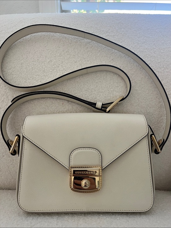 Longchamp Handbags - Authentic Longchamp leather Cream Crossbody with gold hardware